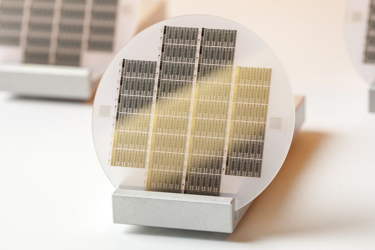 Wafer of Fraunhofer IAF containing UV detectors 